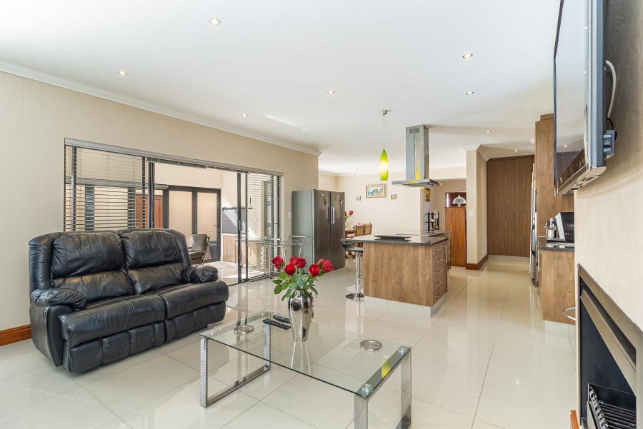 3 Bedroom Property for Sale in Parklands North Western Cape